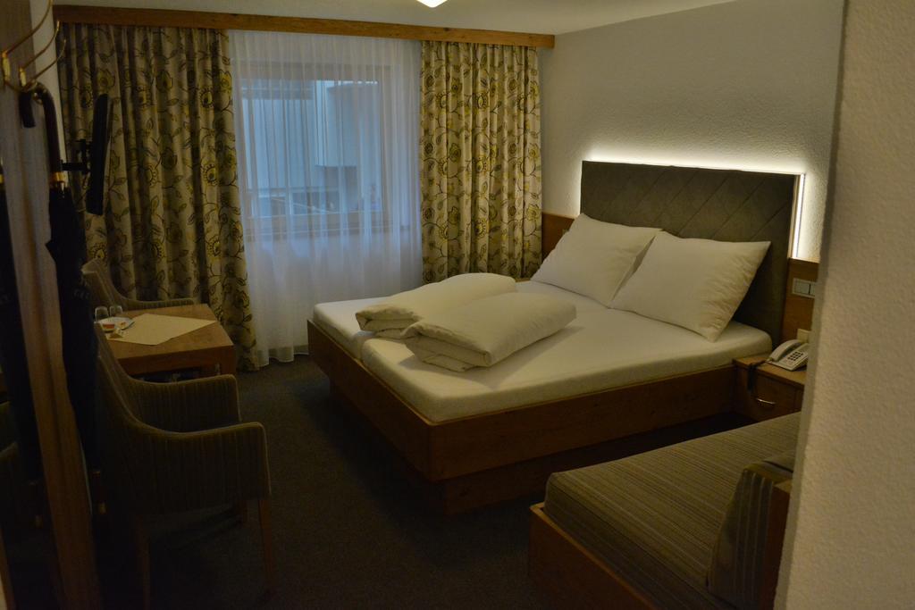 Hotel Maria Theresia Ischgl Exterior photo