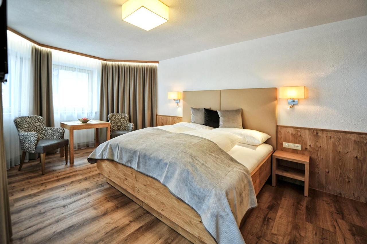 Hotel Maria Theresia Ischgl Exterior photo